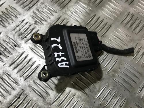 electronic-module-audi-a6-c5-4b2-4b4-1997-1998-1999-2000-2001-2002-2003-2004-2005-33496888 main image