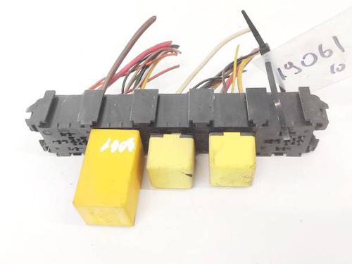 fuse-box-renault-trafic-ii-bus-jl-2001-32942814 main image