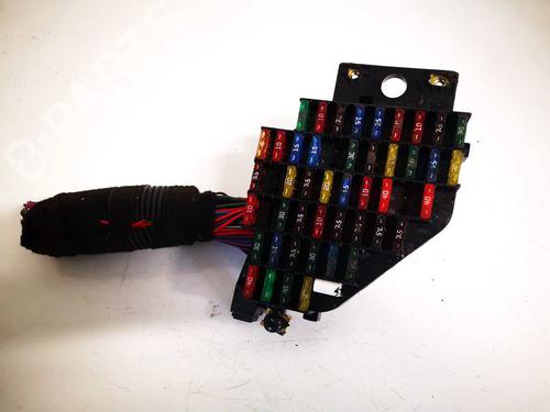 Used Fuse box Fuse box 32584201 32584201