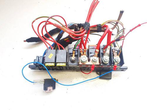 Used Fuse box VW PASSAT B5.5 (3B3) 1.9 TDI (101 hp) 32598482