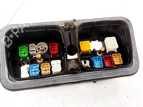Used Fuse box Fuse box VW POLO IV (9N_, 9A_) 1.2 (60 hp) 32949736 32949736