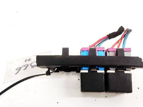 fuse-box-skoda-roomster-5j7-2006-2007-2008-2009-2010-2011-2012-2013-2014-2015-32937893 main image