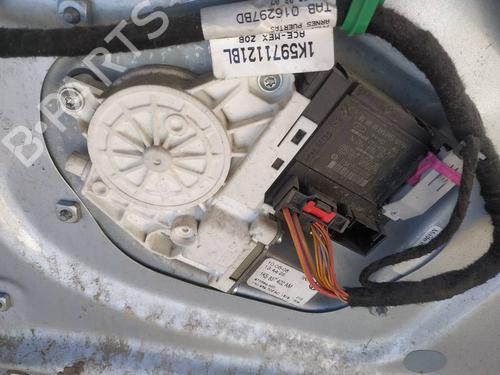 Used Right front window motor Right front window motor VW GOLF V (1K1) 1.9 TDI (105 hp) 35378259 35378259