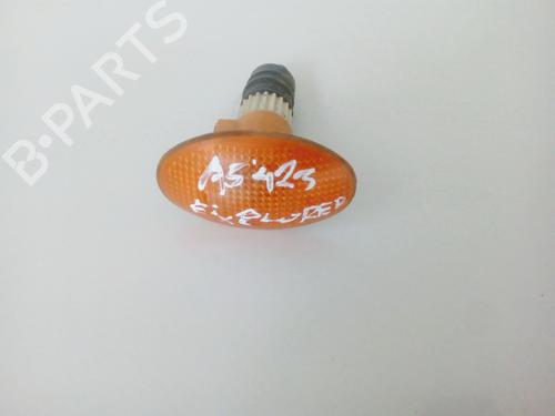 Used Right side indicator Right side indicator 38583631 38583631