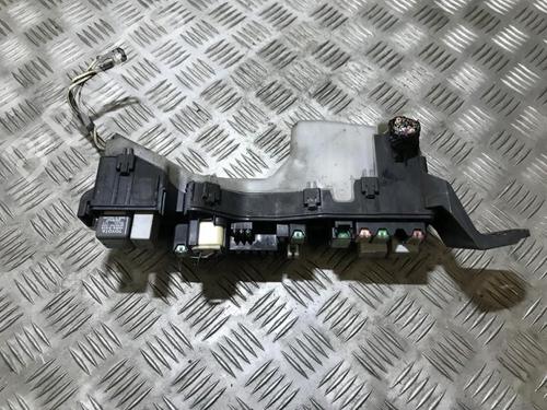 Used Fuse box Fuse box TOYOTA AVENSIS (_T25_) 2.0 D-4D (CDT250_, CDT250R) (116 hp) 33498314 33498314