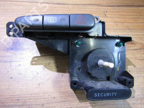 Used Warning switch Warning switch TOYOTA YARIS (_P1_) 1.3 (SCP12_, SCP13_, SCP12R, SCP13R) (87 hp) 35650215 35650215