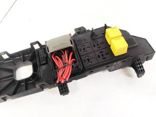 Used Fuse box Fuse box OPEL SIGNUM Hatchback (Z03) 2.2 DTI (F48) (125 hp) 32931571 32931571