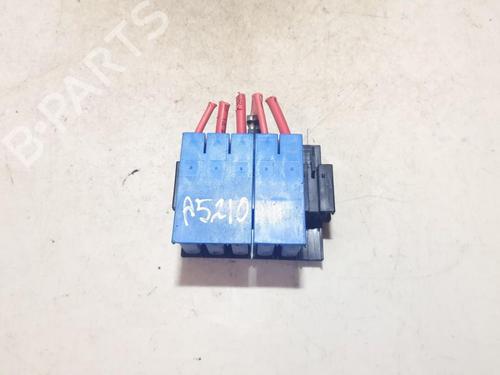 Used Fuse box Fuse box SAAB 9-5 (YS3E) 2.0 t (150 hp) 33522557 33522557