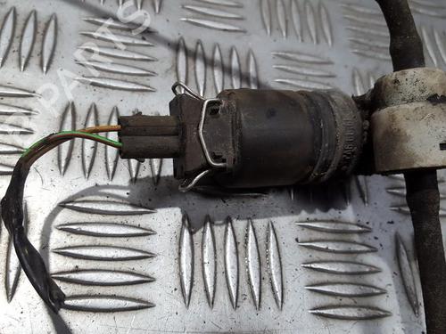 Used Washer pump Washer pump RENAULT CLIO I (B/C57_, 5/357_) 1.4 (B57J, C57J, B57P) (75 hp) 35704386 35704386