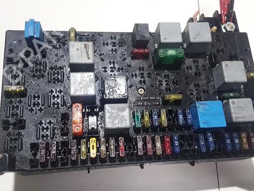 Used Fuse box Fuse box MERCEDES-BENZ M-CLASS (W163) ML 270 CDI (163.113) (163 hp) 33101377 33101377