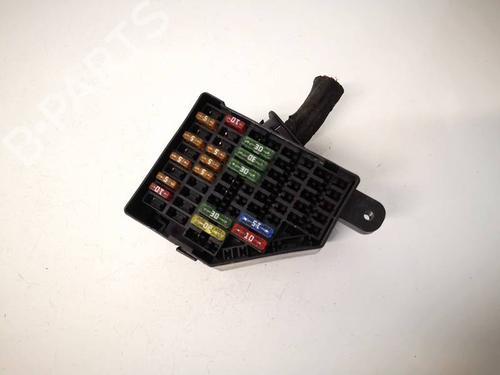 Used Fuse box VW PASSAT B6 (3C2) 2.0 TDI (170 hp) 32952026