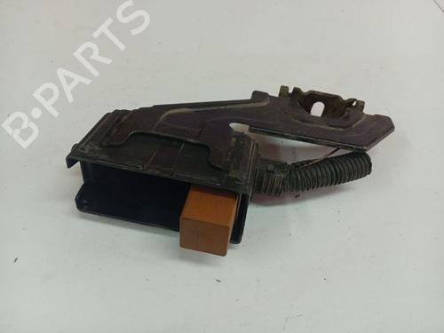 Sikringsdåse Sikringsdåse OPEL MERIVA A MPV (X03) 1.6 16V (E75) (100 hp) 37456285 37456285