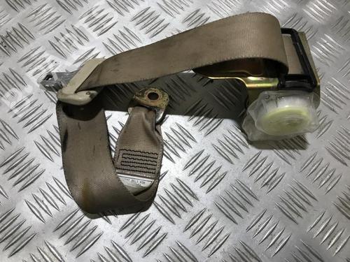 rear-right-seatbelt-lexus-is-i-_e1_-1999-2000-2001-2002-2003-2004-2005-35707121 main image