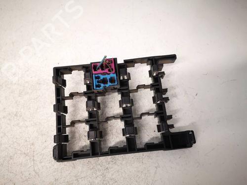 Fuse box VW GOLF PLUS V (5M1, 521) 1.9 TDI | BP38431033E1 - Image 2