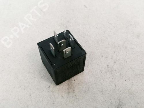Used Electronic sensor Electronic sensor VW PASSAT B3/B4 Variant (3A5, 35I) 1.9 TD (75 hp) 33076541 33076541