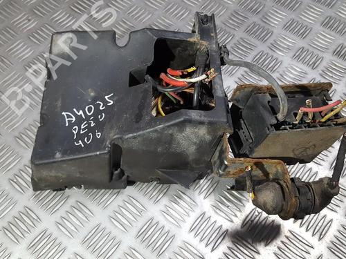 Used Fuse box Fuse box PEUGEOT 406 (8B) 2.1 TD 12V (109 hp) 33496876 33496876