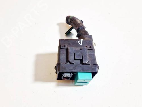 Fuse box HONDA FR-V (BE) 2.2 i CTDi (BE5) | BP32574724E1 