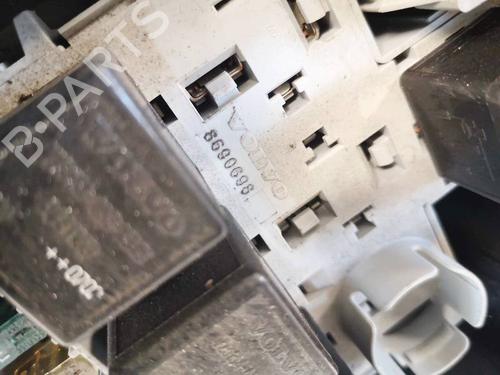 Fuse box VOLVO S60 I (384) 2.5 T | BP32531797E1 - Image 2