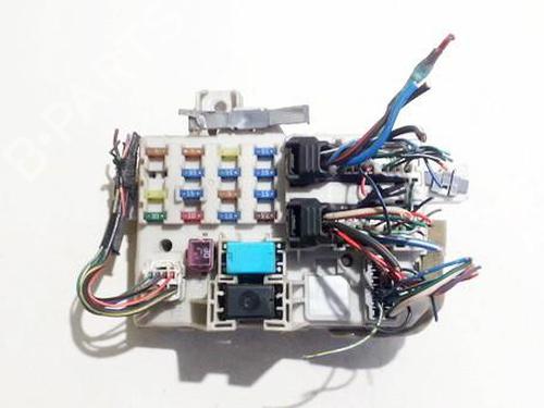 Used Fuse box Fuse box MAZDA 6 Hatchback (GG) 2.0 DI (GG14) (136 hp) 33526871 33526871