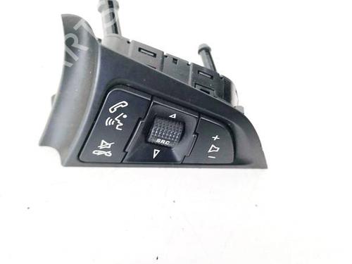 Used Steering wheel controls Steering wheel controls 35018213 35018213