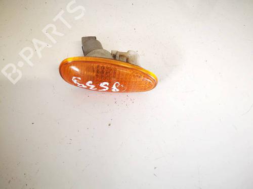 Pisca lateral direito Pisca lateral direito MITSUBISHI PAJERO III (V7_W, V6_W) 3.5 (V65W, V75W) (203 hp) 35215988 35215988