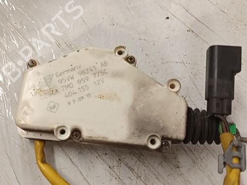 Used Electronic module Electronic module VW SHARAN (7M8, 7M9, 7M6) 1.9 TDI (110 hp) 39701930 39701930