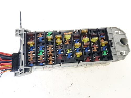 Used Fuse box Fuse box 32878730 32878730