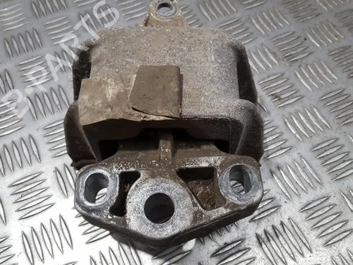 Used Engine mount Engine mount KIA RIO I Saloon (DC_) 1.3 (75 hp) 33503757 33503757