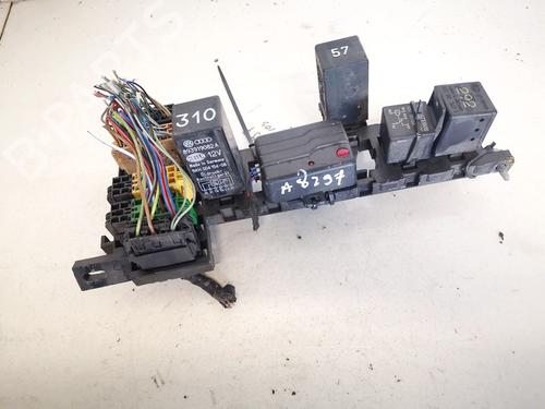 Used Fuse box Fuse box AUDI 80 B3 Saloon (893, 894, 8A2) 1.8 S (90 hp) 32914821 32914821