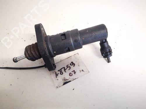 Used Clutch slave cylinder Clutch slave cylinder VW CADDY III Box Body/MPV (2KA, 2KH, 2CA, 2CH) 1.9 TDI (75 hp) 35338423 35338423