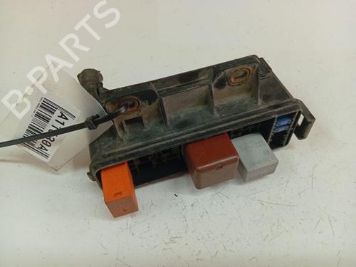 Used Fuse box Fuse box 38194186 38194186