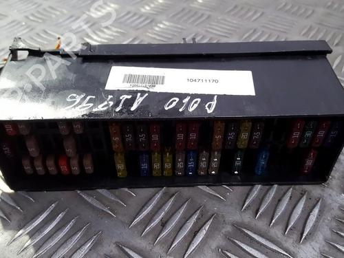 Used Fuse box Fuse box VW POLO V (6R1, 6C1) 1.2 (70 hp) 33493761 33493761