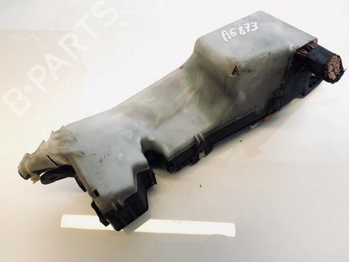 Used Fuse box Fuse box TOYOTA COROLLA Saloon (_E12_) 1.6 VVT-i (ZZE121_, ZZE121R) (110 hp) 33088627 33088627