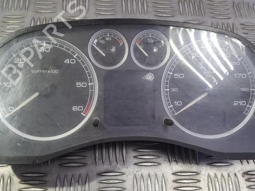 Used Instrument cluster Instrument cluster 35676618 35676618