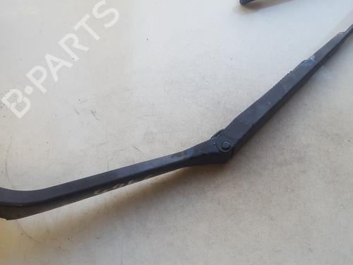front-windshield-wiper-arm-toyota-rav-4-ii-_a2_-2000-2001-2002-2003-2004-2005-33517402 main image