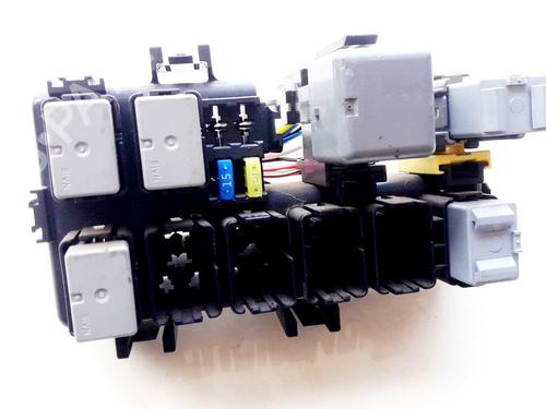 Used Fuse box Fuse box SUBARU FORESTER (SH_) 2.0 D AWD (SHH, SHD, SHN) (147 hp) 33520100 33520100