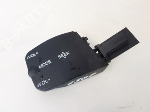 Used Steering wheel controls Steering wheel controls 35545819 35545819