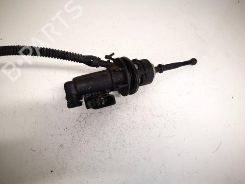 clutch-slave-cylinder-skoda-octavia-ii-1z3-2004-2005-2006-2007-2008-2009-2010-2011-2012-2013-35165590 main image