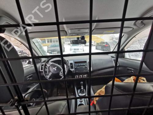 Engine mount MITSUBISHI OUTLANDER II (CW_W) 2.2 DI-D 4WD | BP32537621M89 