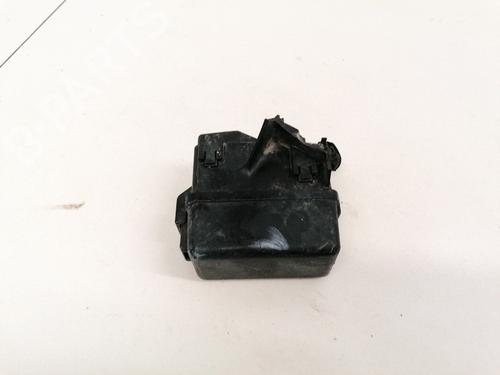 fuse-box-toyota-yaris-_p9_-2005-2006-2007-2008-2009-2010-2011-2012-2013-2014-32876782 main image