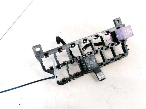 fuse-box-audi-a4-b5-8d2-1994-1995-1996-1997-1998-1999-2000-2001-33079760 main image