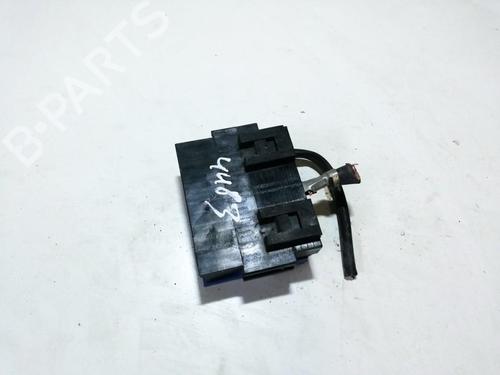 Used Fuse box Fuse box OPEL VECTRA B (J96) 1.8 i 16V (F19) (116 hp) 33507922 33507922