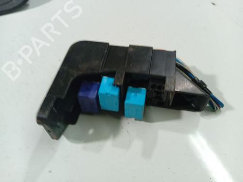 Used Fuse box Fuse box 36896238 36896238