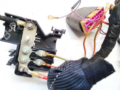 Fuse box AUDI A6 C6 (4F2) 2.4 | BP32541879E1