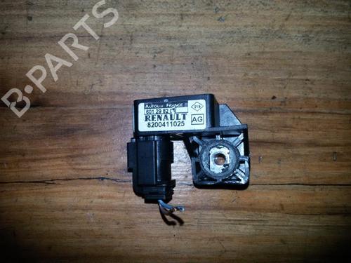 Used Electronic module Electronic module RENAULT SCÉNIC II (JM0/1_) 1.5 dCi (JM1F) (86 hp) 33504392 33504392