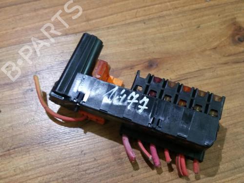 fuse-box-renault-scenic-ii-jm01_-2003-2004-2005-2006-2007-2008-2009-2010-33480219 main image