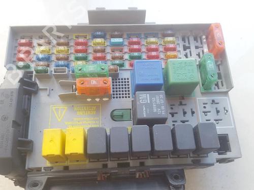 Used Fuse box Fuse box OPEL ZAFIRA A MPV (T98) 2.0 DTI 16V (F75) (101 hp) 33518511 33518511