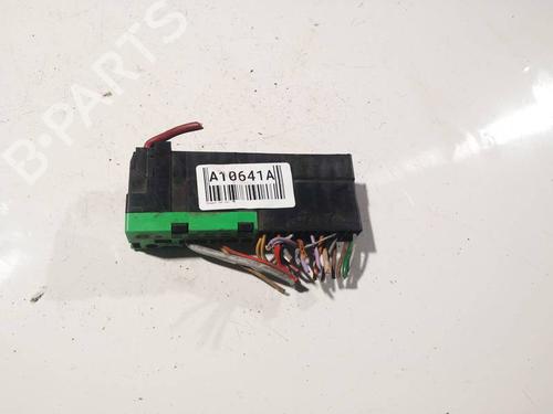 Used Fuse box PEUGEOT 206 Hatchback (2A/C) 1.6 16V (109 hp) 32567935