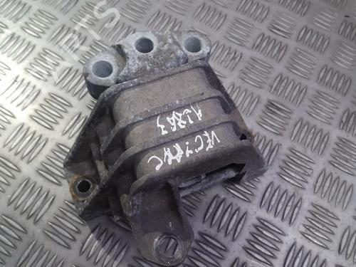 Used Engine mount Engine mount OPEL VECTRA C (Z02) 1.9 CDTI (F69) (120 hp) 33494112 33494112