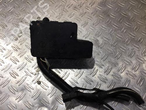 fuse-box-peugeot-607-9d-9u-2000-33482949 main image